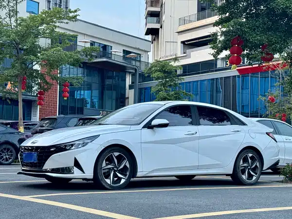 Hyundai Elantra 2021