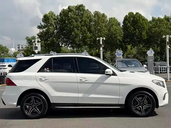 Mercedes-Benz GLE 2016