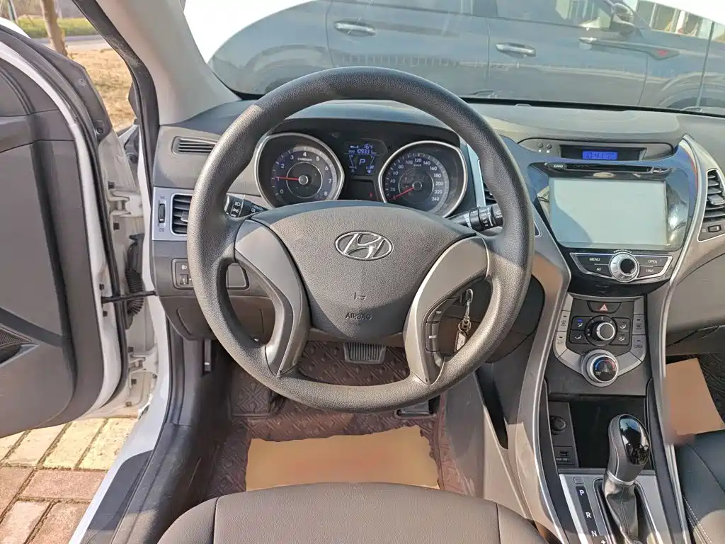 Hyundai Elantra Langdong 2015