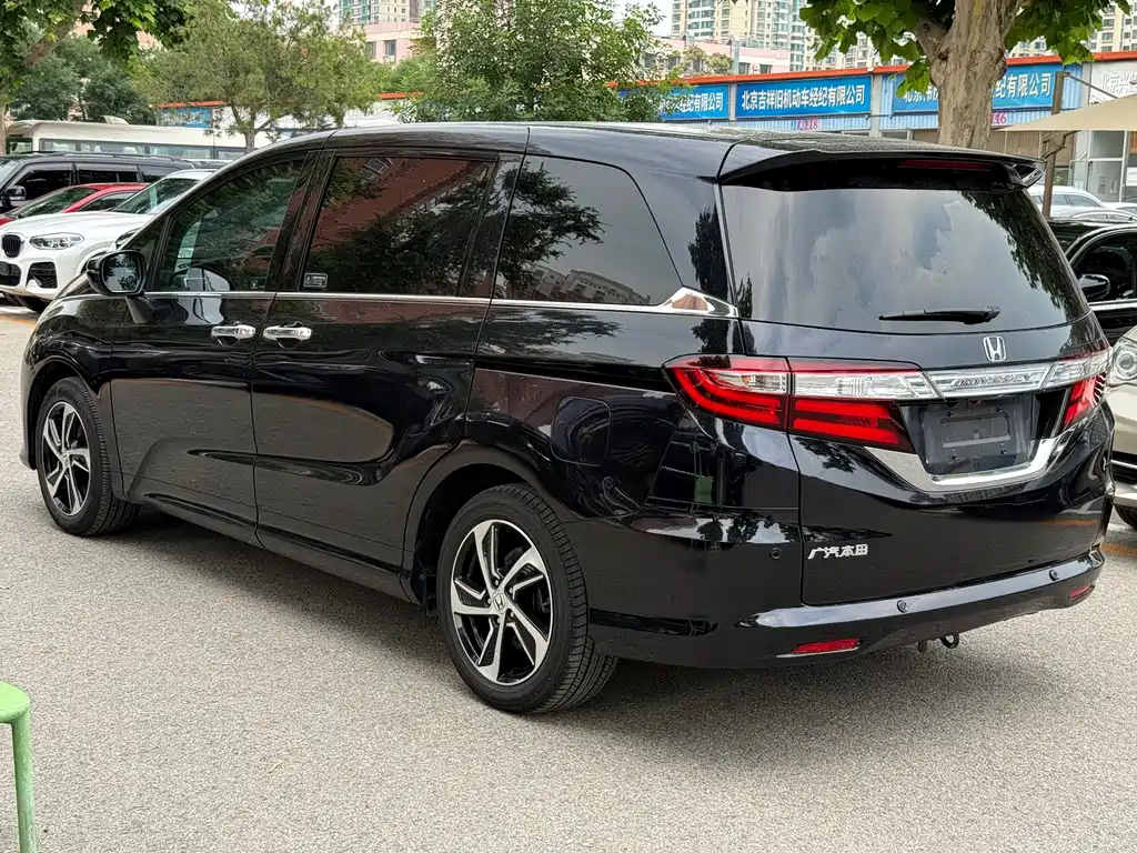 Honda Odyssey 2017 — фото 15