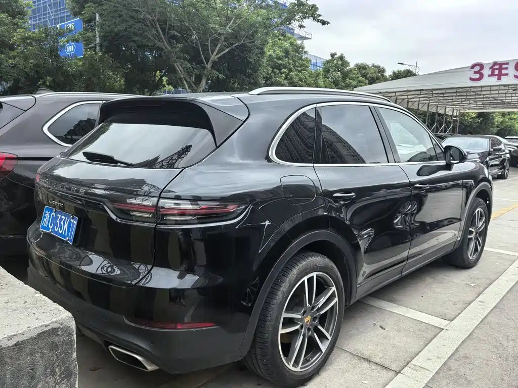Porsche Cayenne 2018 — фото 18
