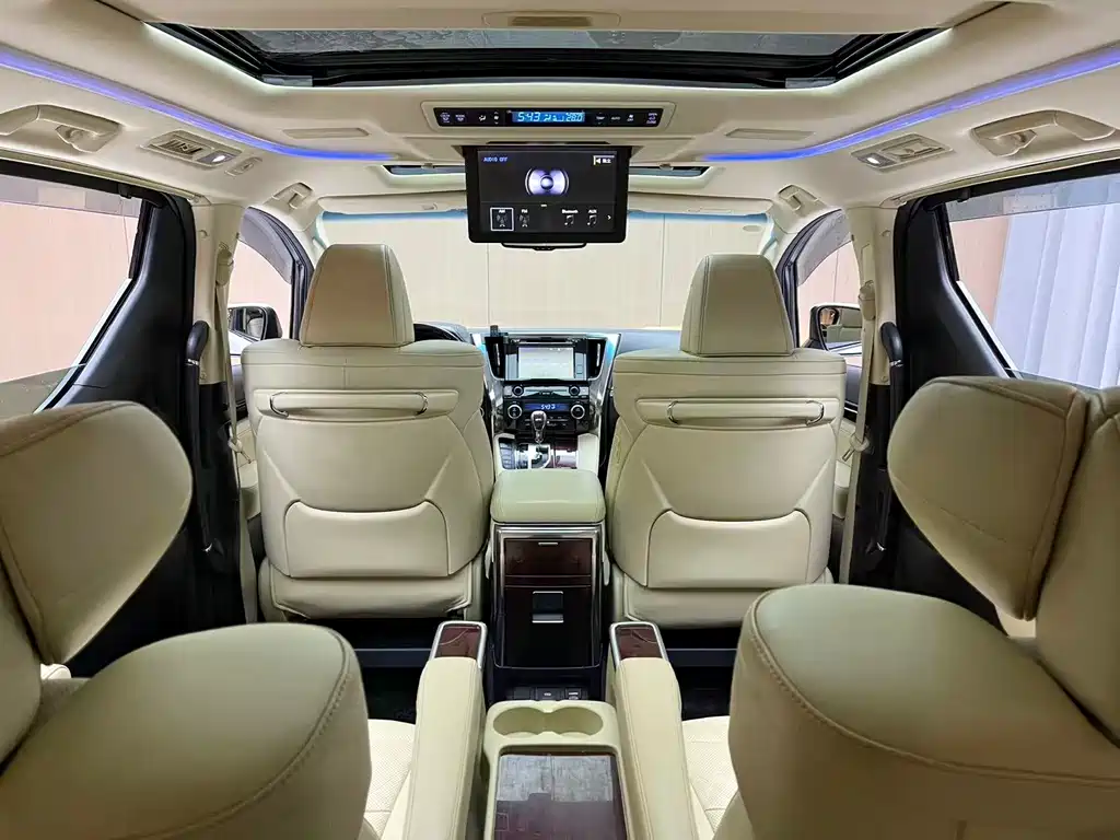 Toyota Alphard 2016 — фото 9