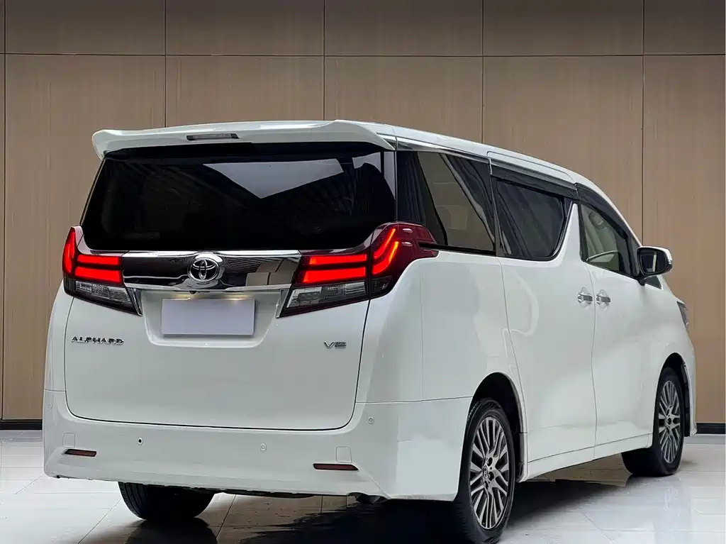 Toyota Alphard 2016 — фото 3
