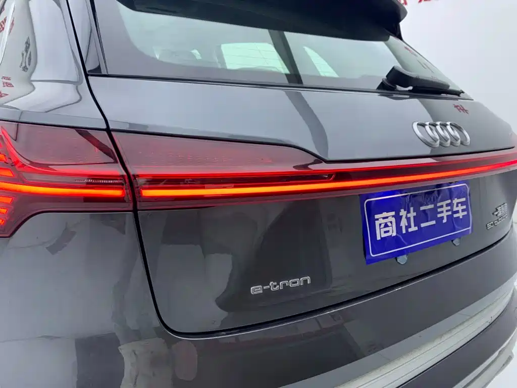 Audi e-tron 2026 — фото 9