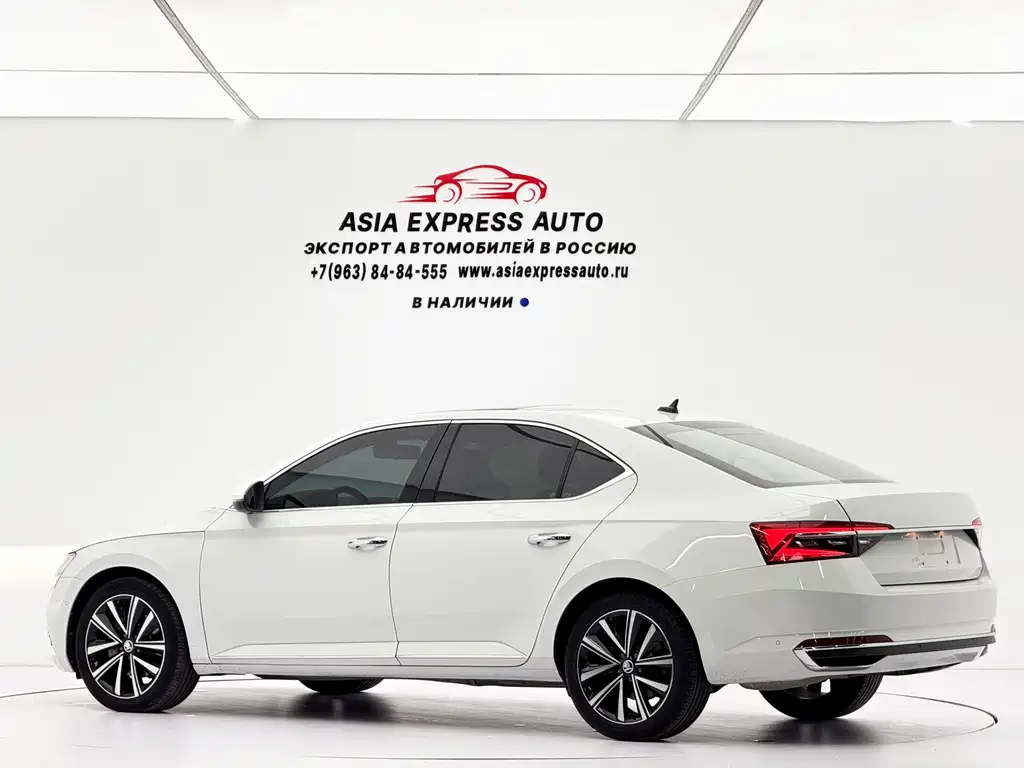 Skoda Superb 2023 — фото 6