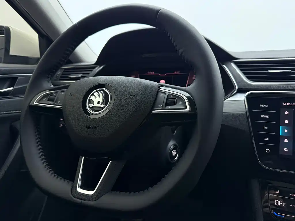 Skoda Superb 2023 — фото 12