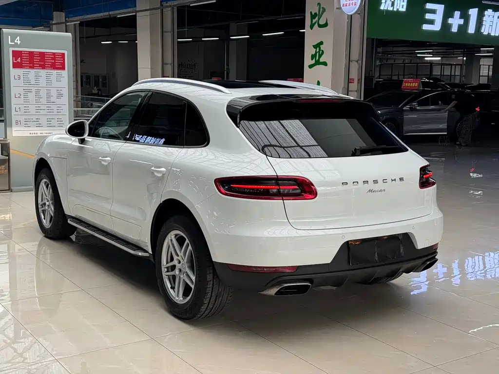 Porsche Macan 2017 — фото 8