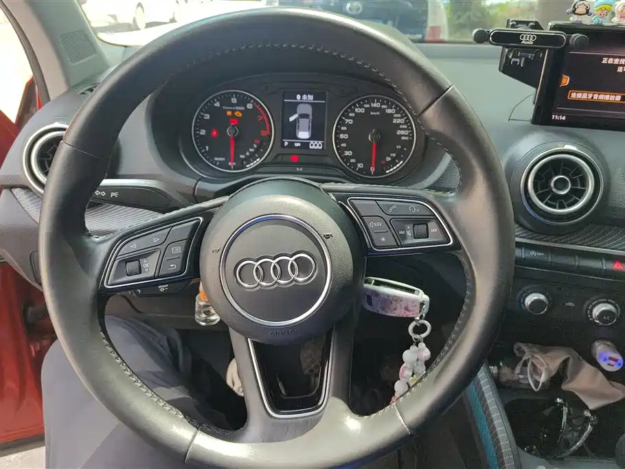 Audi Q2L 2019 — фото 14