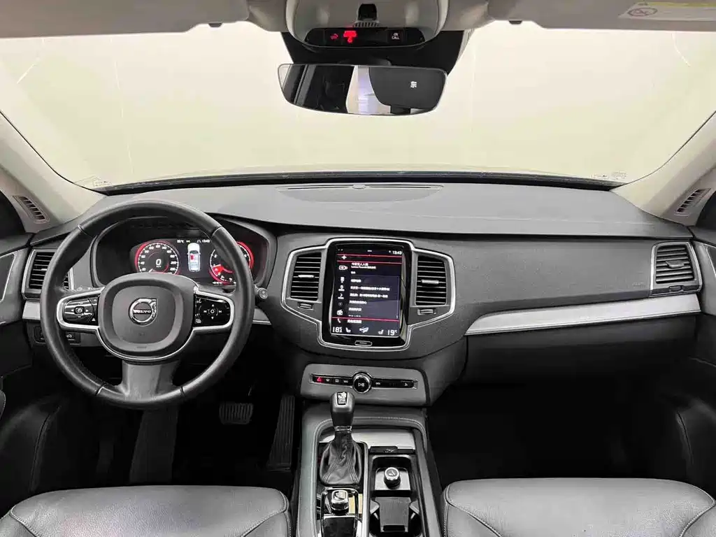Volvo XC90 2019 — фото 13