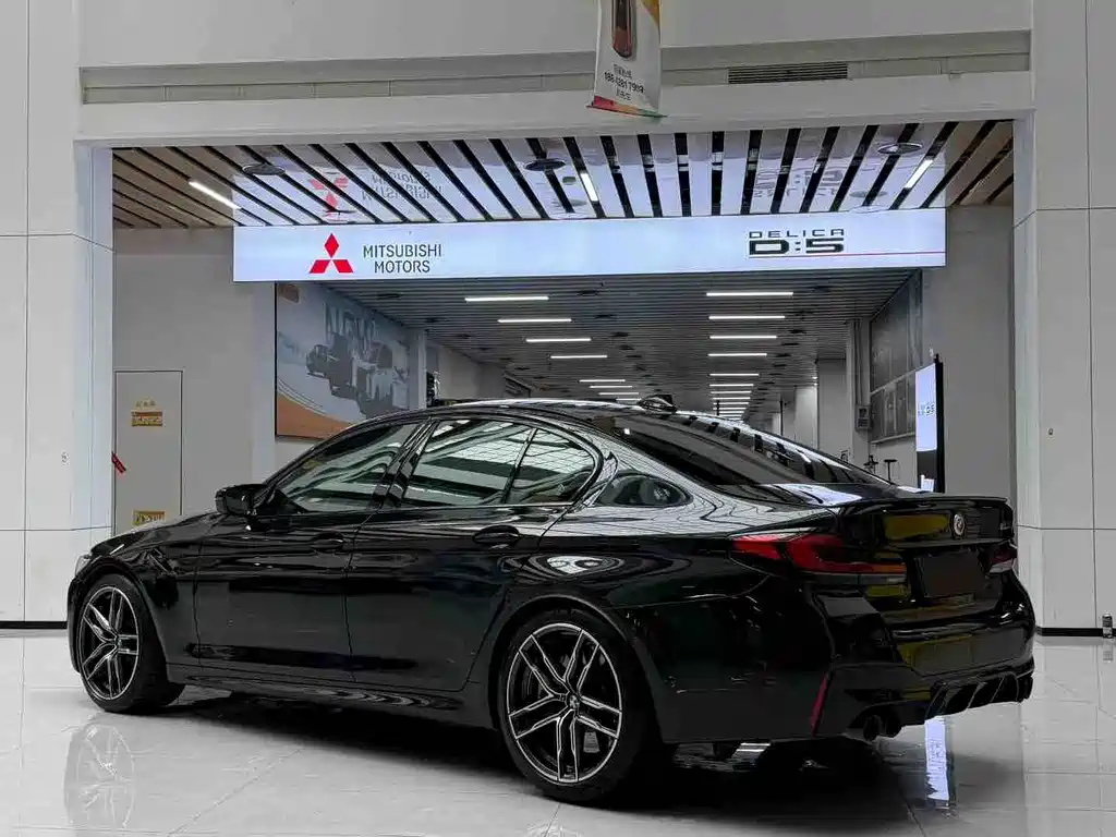 BMW M5 2021