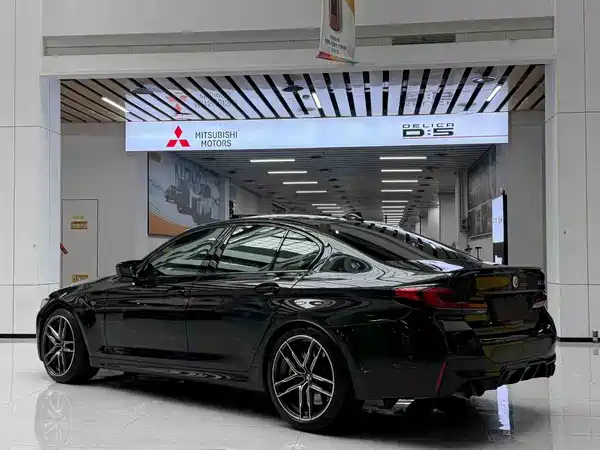 BMW M5 2021