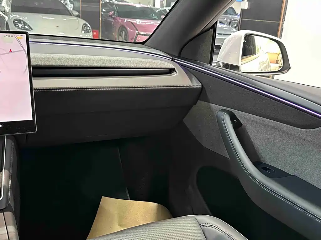 Tesla Model Y 2026 — фото 12