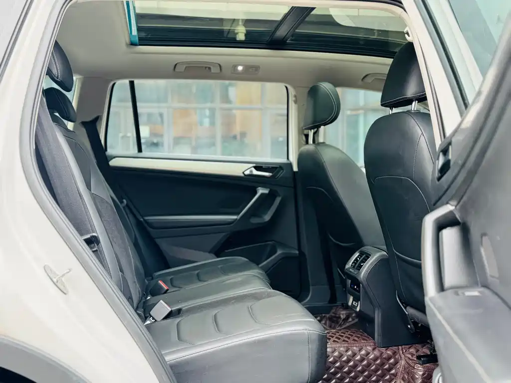 Volkswagen Tiguan L 2018 — фото 14