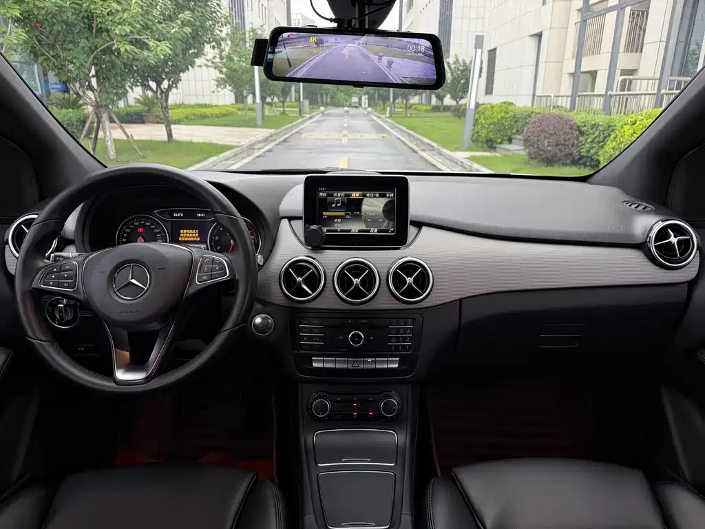 Mercedes-Benz B-Class 2016 — фото 15