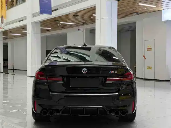 BMW M5 2021