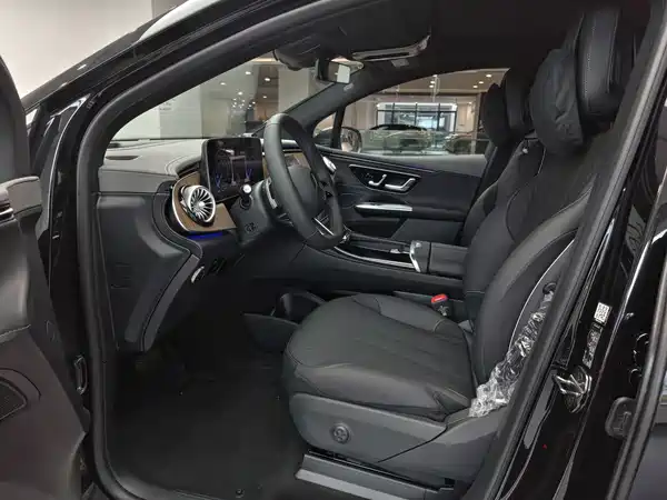 Mercedes-Benz EQE SUV 2025