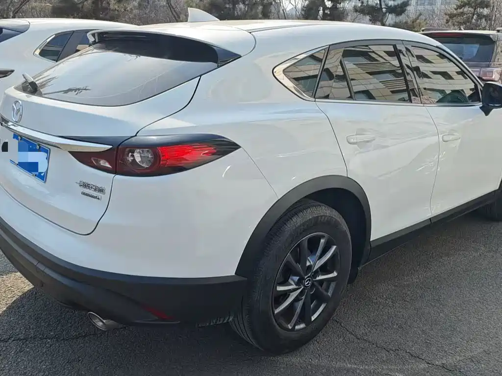 Mazda CX-4 2023 — фото 4