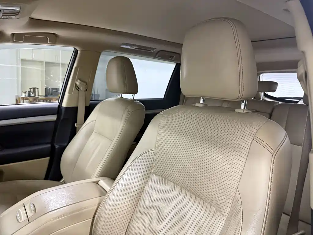 Toyota Highlander 2017 — фото 11