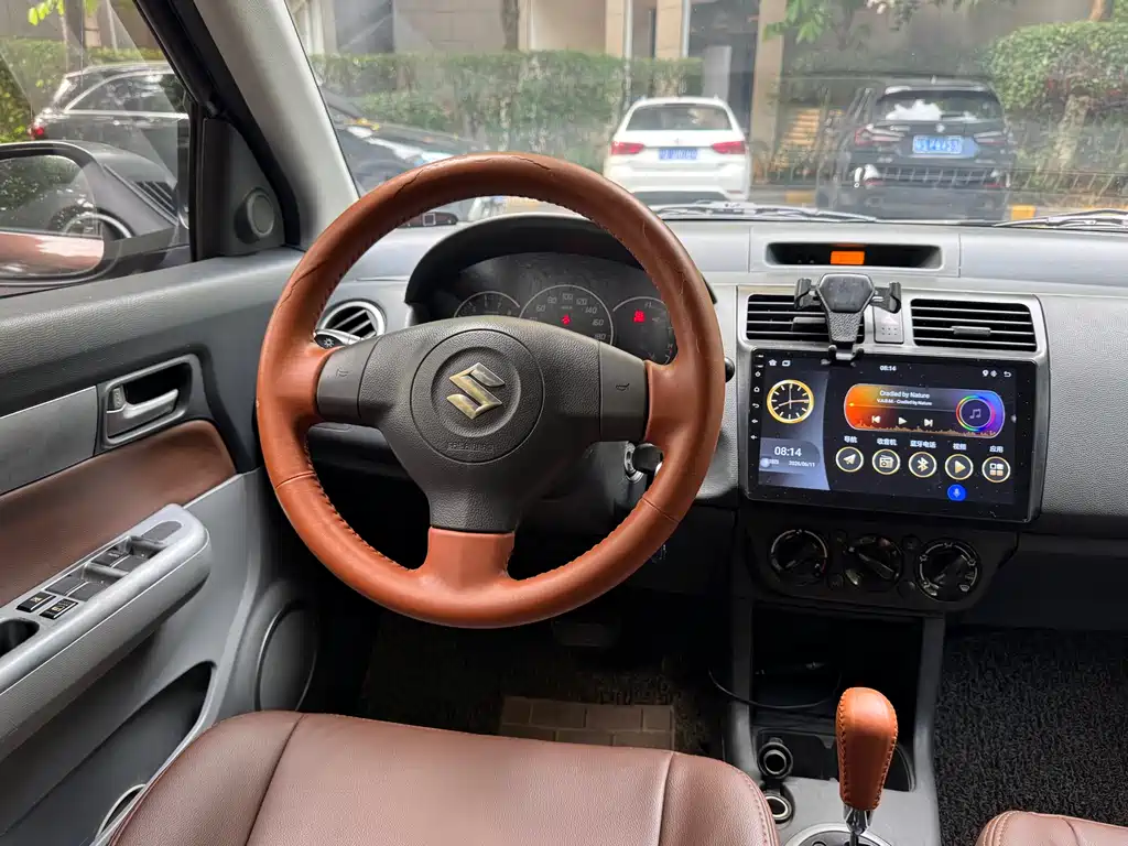 Suzuki Swift 2015 — фото 15