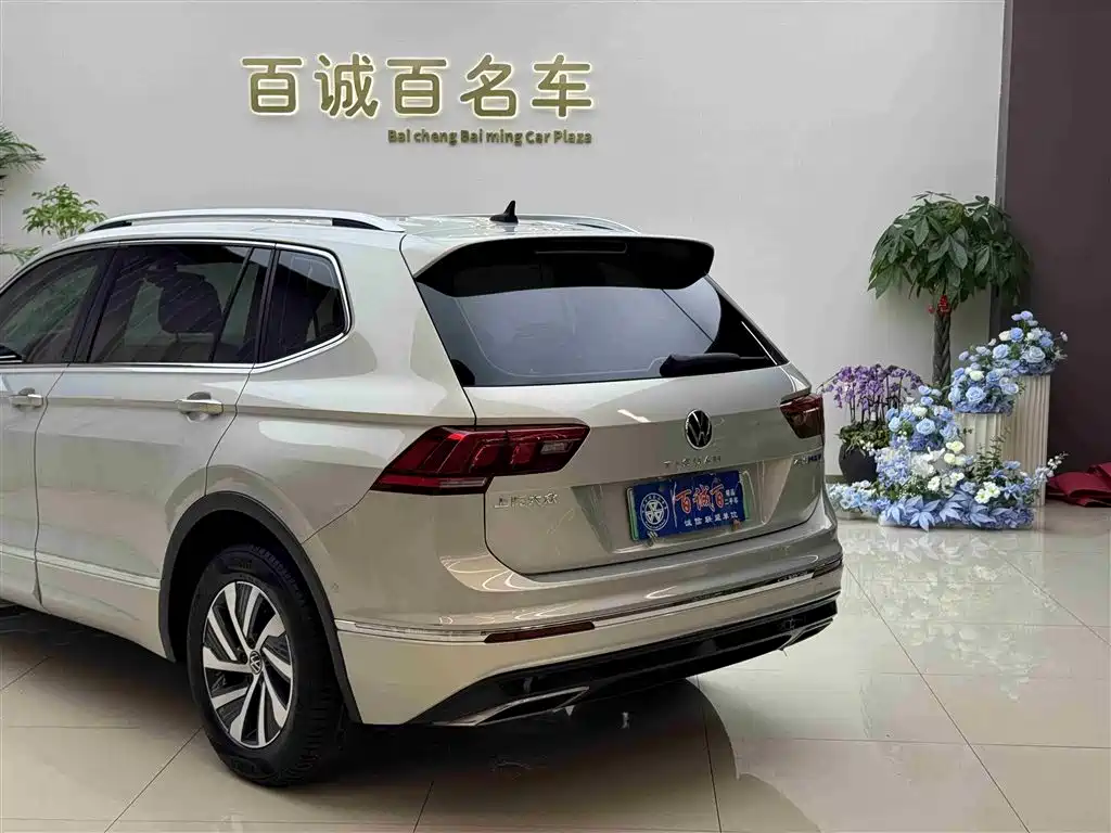 Volkswagen Tiguan L New Energy 2021 — фото 8