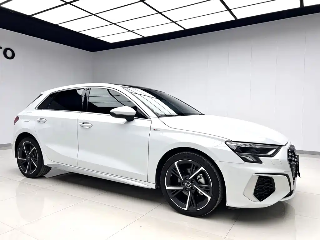 Audi A3 2023 — фото 4