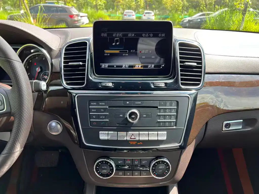 Mercedes-Benz GLS 2018 — фото 16