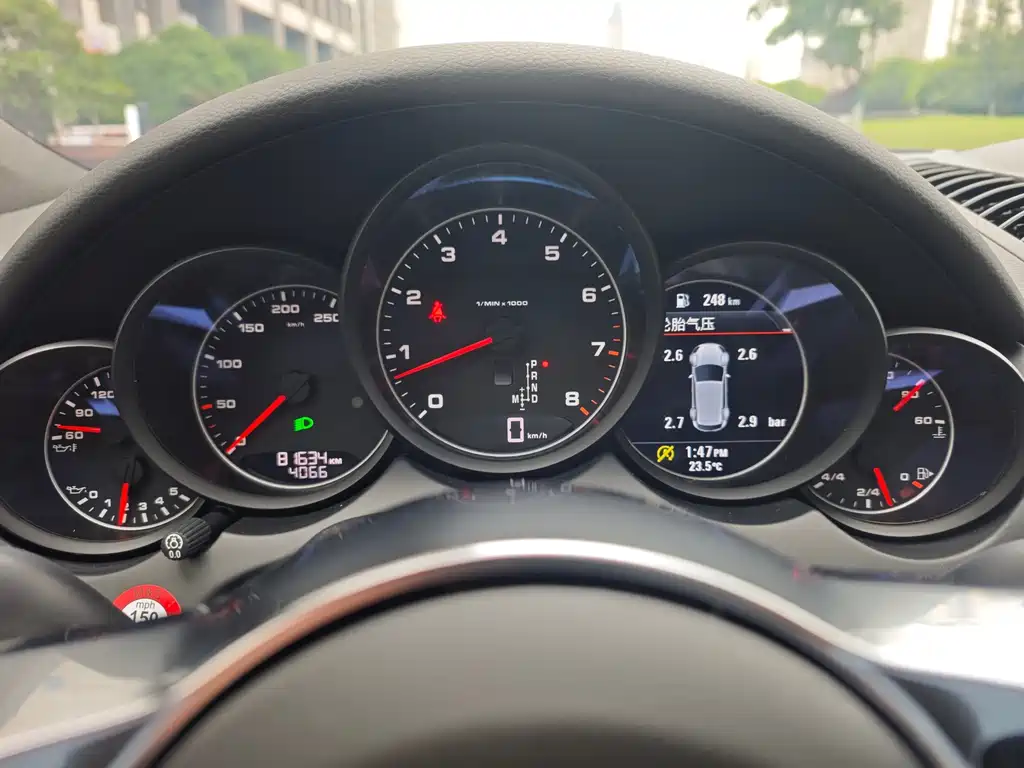 Porsche Cayenne 2015 — фото 12