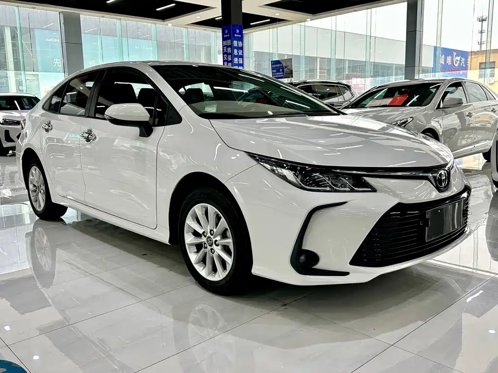 Toyota Corolla 2023 — фото 3
