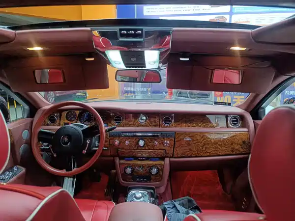 Rolls-Royce Phantom 2014