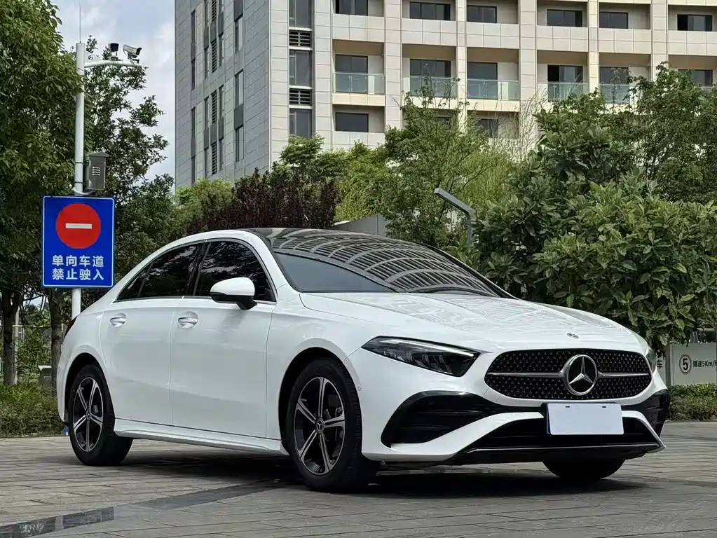 Mercedes-Benz A-Class 2023 — фото 3