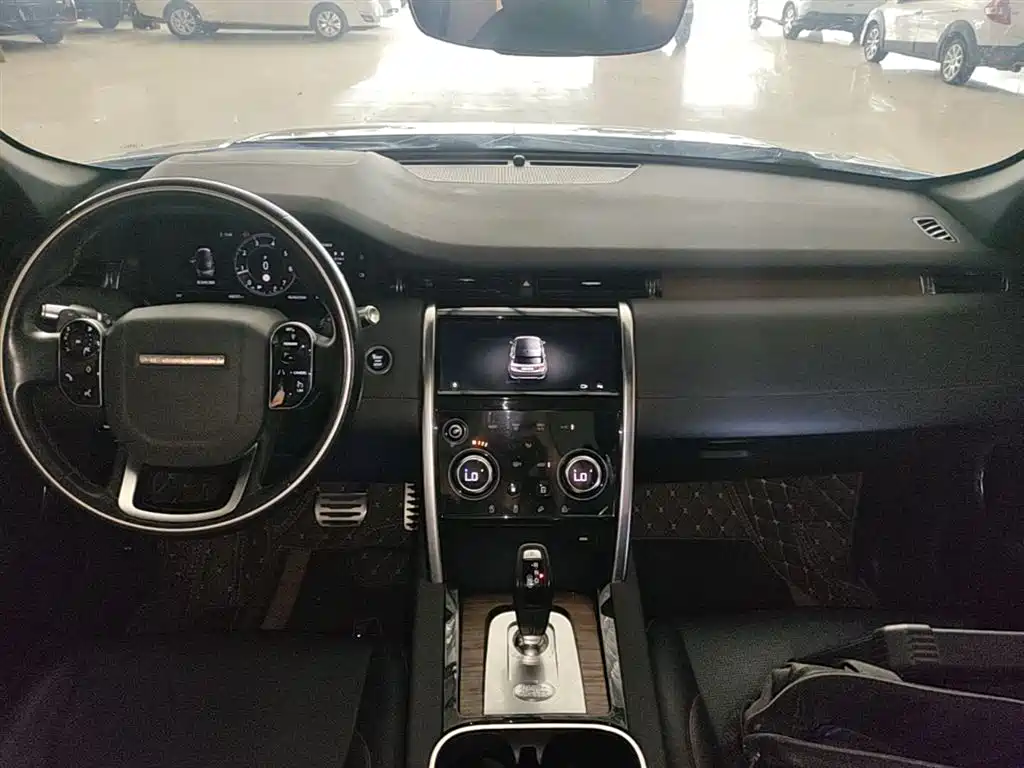 Land Rover Discovery Sport 2020 — фото 10