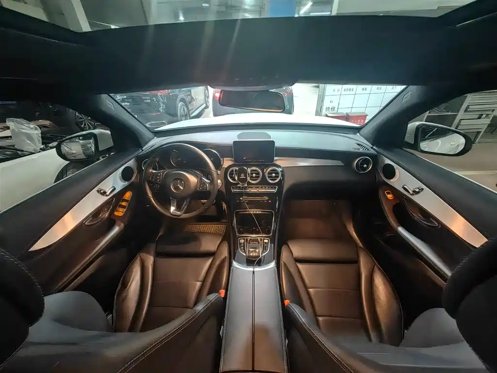 Mercedes-Benz GLC 2019 — фото 18