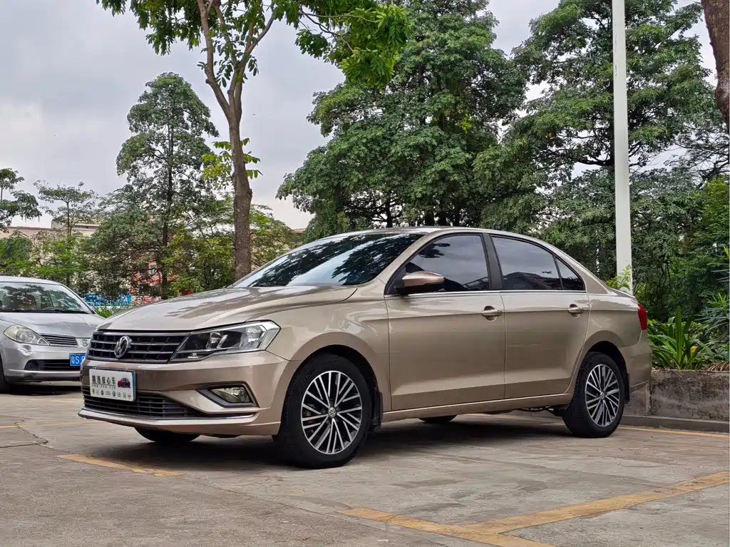 Volkswagen Jetta 2019 — фото 1