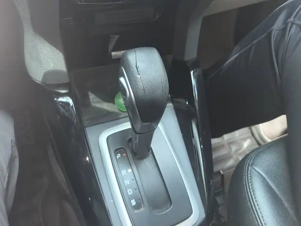 Ford EcoSport 2015 — фото 15