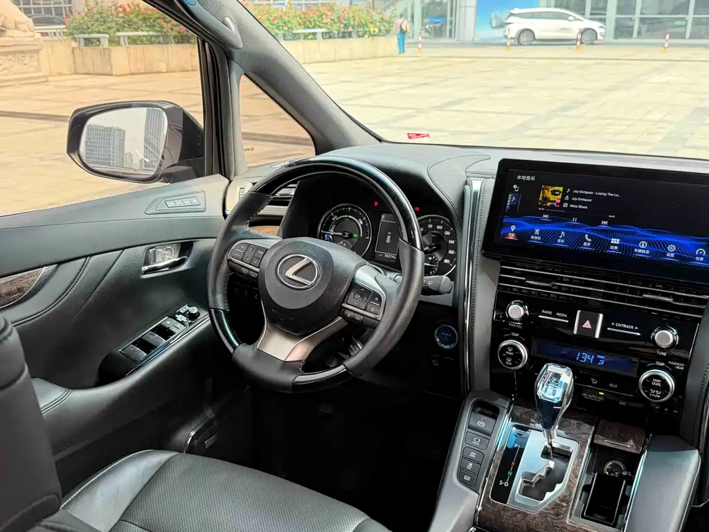 Toyota Vellfire 2022 — фото 16