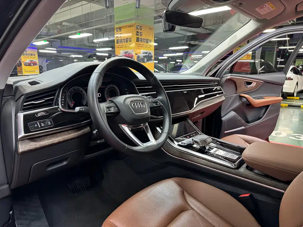 Audi Q7 2021 — фото 17