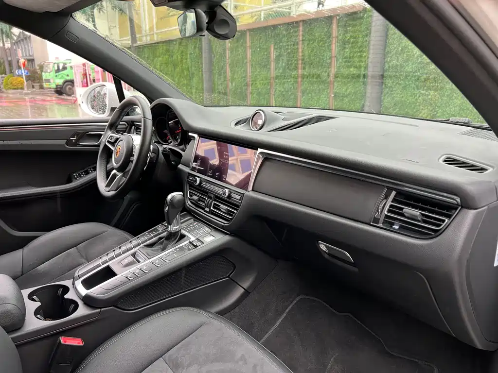 Porsche Macan 2019 — фото 9