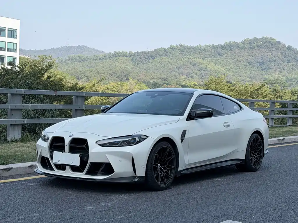 BMW M4 2023 — фото 1