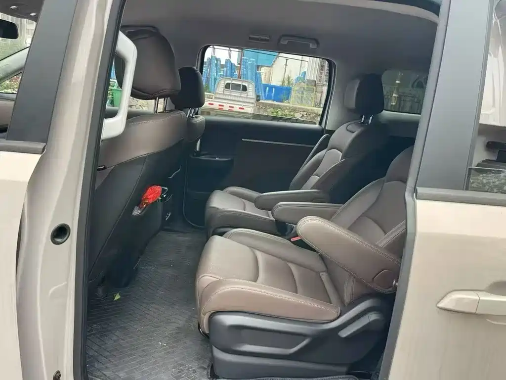 Wuling Starlight 730 EV 2025 — фото 6