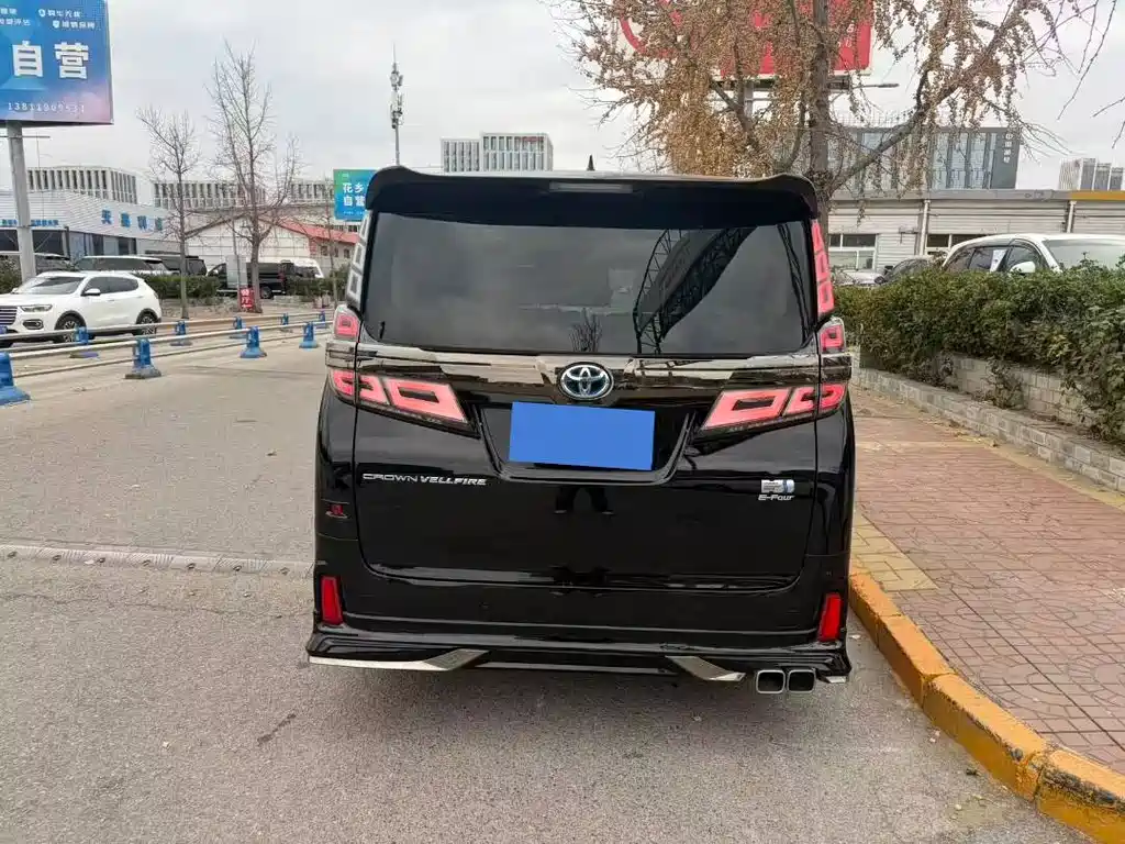Toyota Vellfire 2023 — фото 7