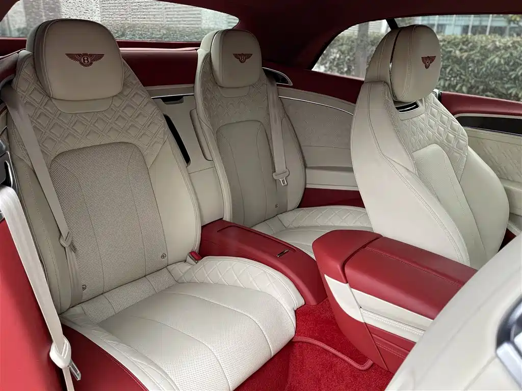 Bentley Continental 2019 — фото 14