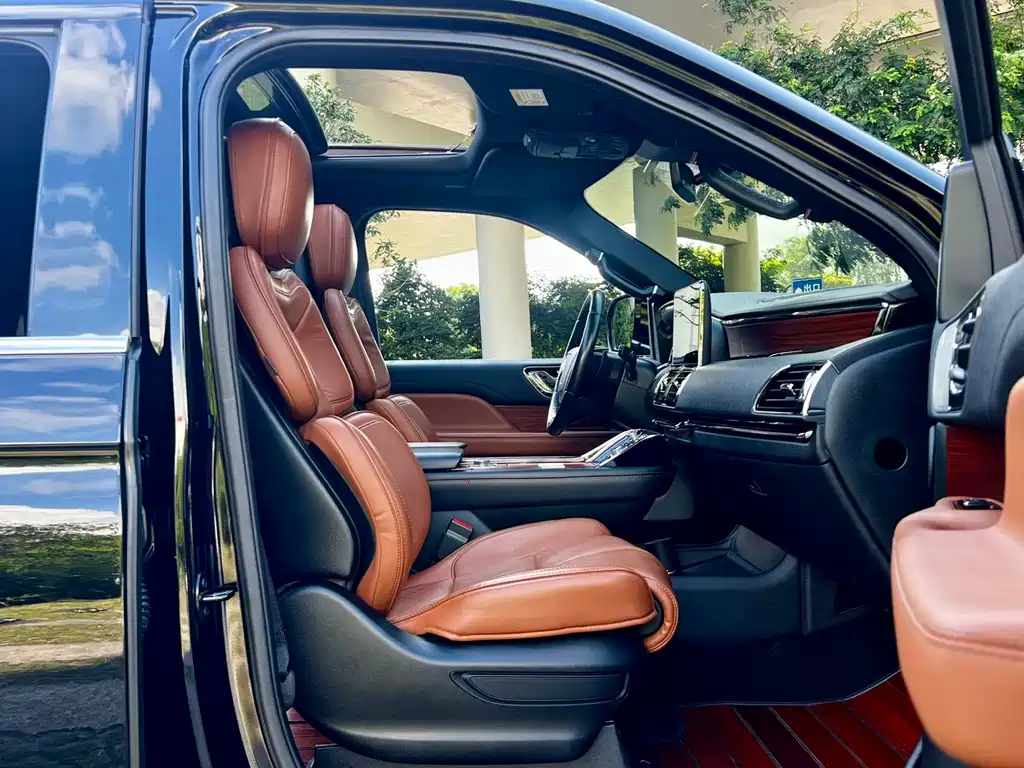 Lincoln Navigator 2020 — фото 15