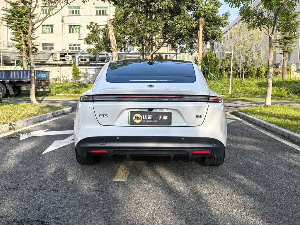NIO ET5 2025