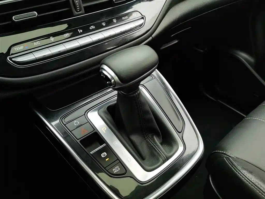 GAC Motor Trumpchi M6 2023 — фото 13