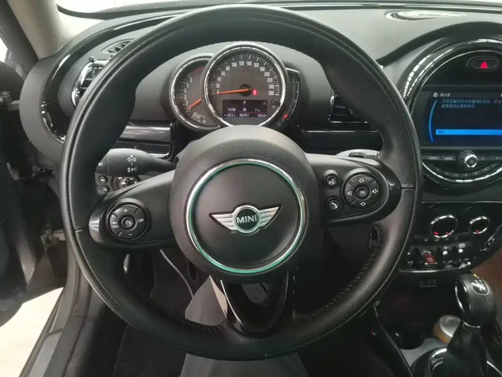 MINI Clubman 2018 — фото 11