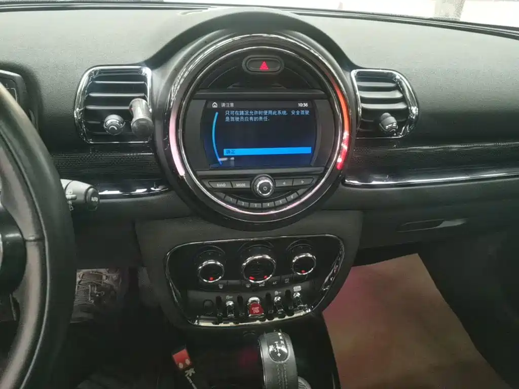 MINI Clubman 2018 — фото 13