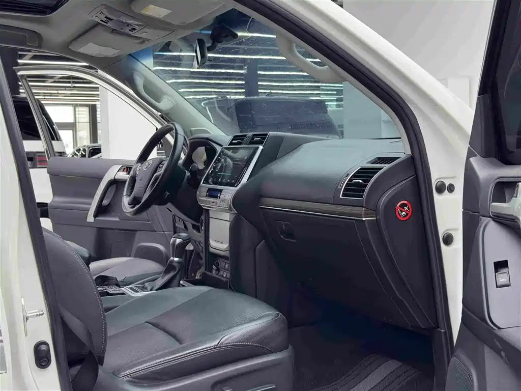 Toyota Prado 2020 — фото 10