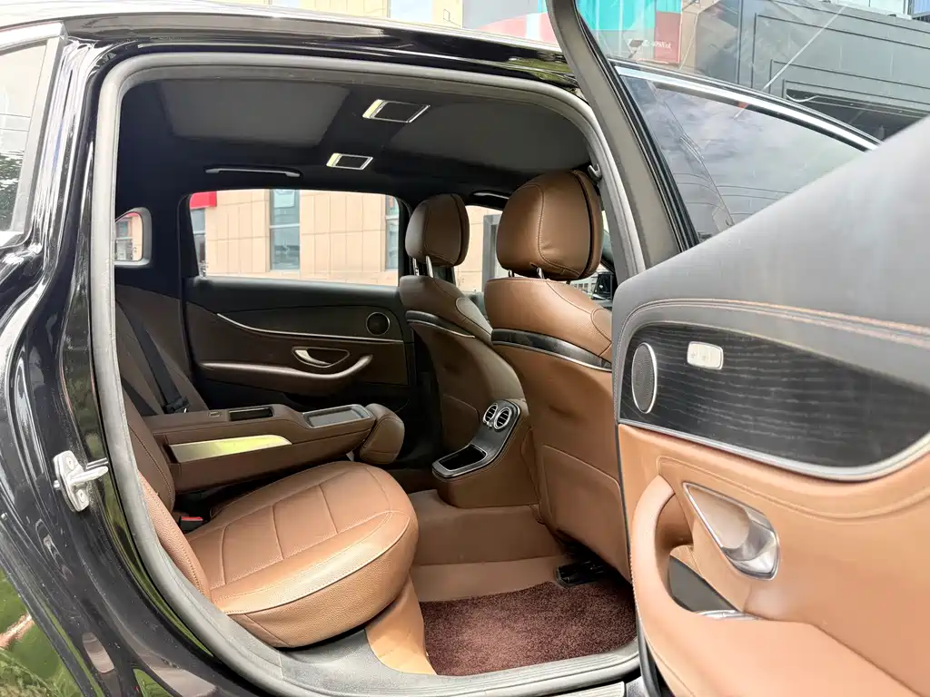 Mercedes-Benz E-Class New Energy 2023 — фото 24