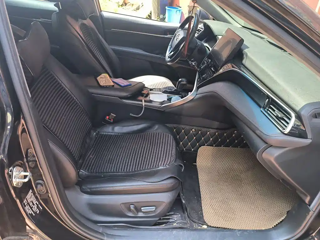 Toyota Camry 2021 — фото 19