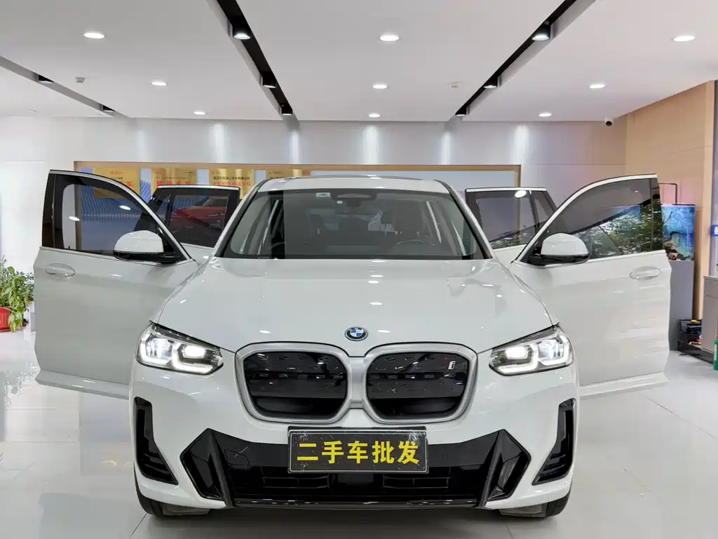 BMW iX3 2023 — фото 16